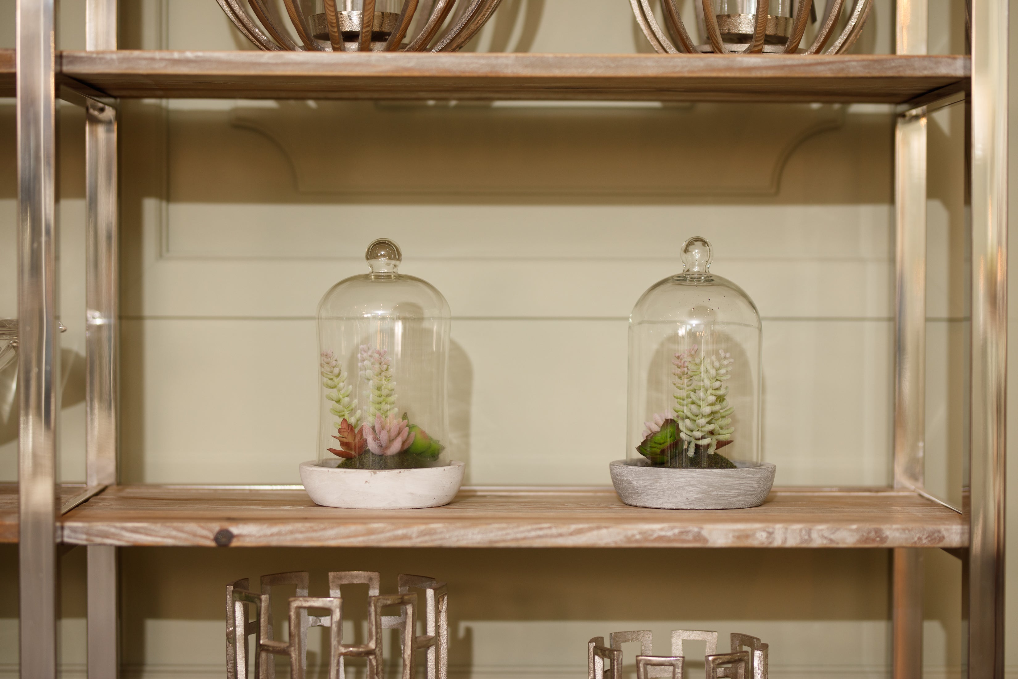 Tenniel Small Dome with Cement Base